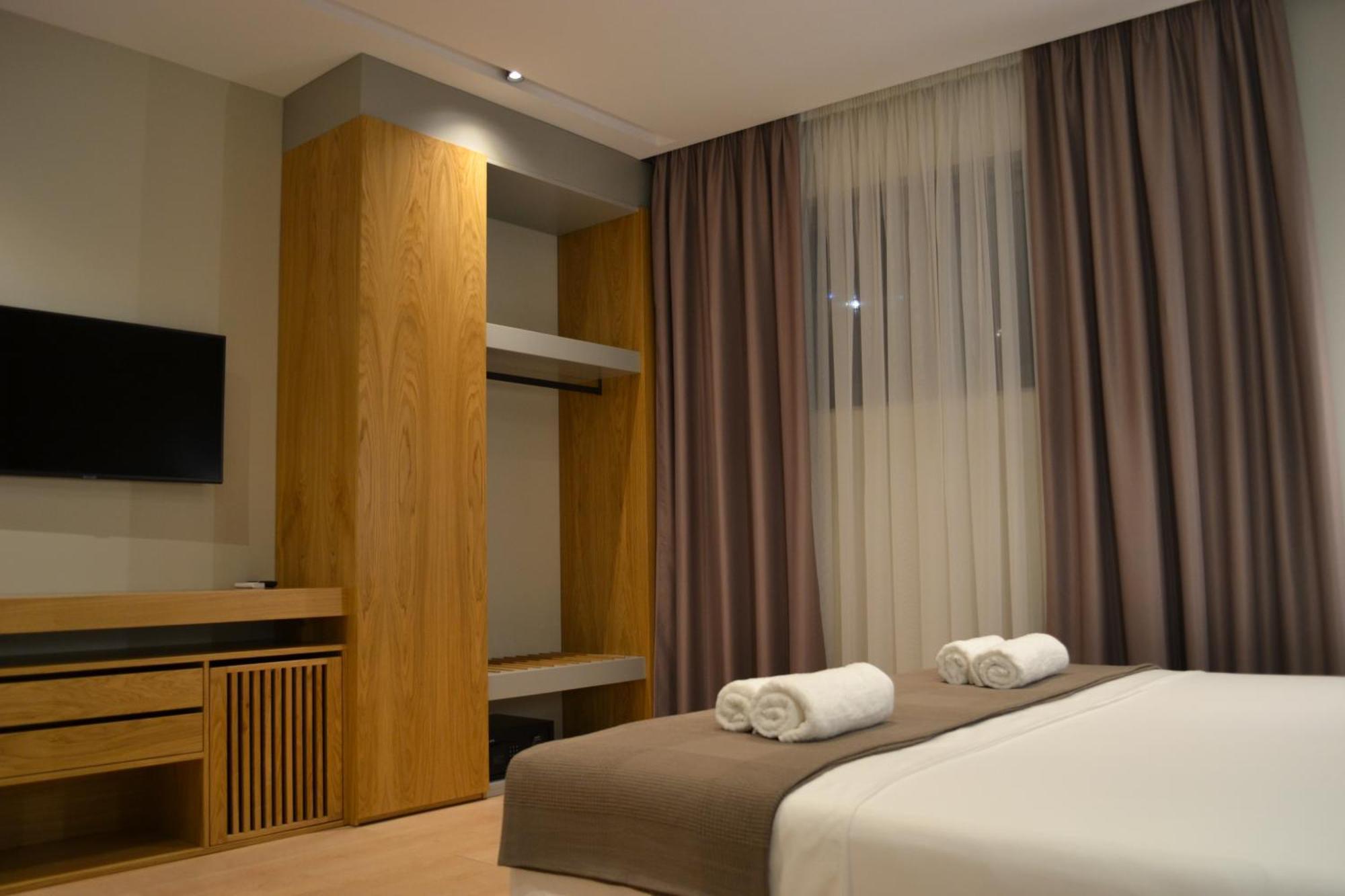 Artnest Luxury Hotel & Suites Sarandë Rom bilde